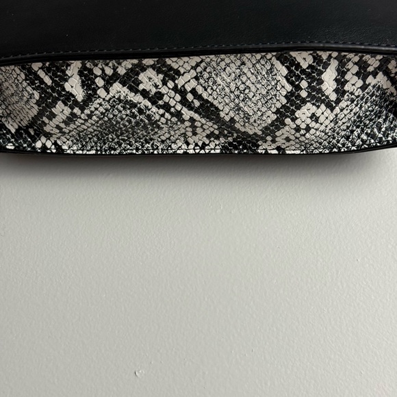 Nicole Miller black and white crossbody bag - Picture 5 of 6
